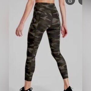 Athleta Ultimate Green Camo Women's Leggings